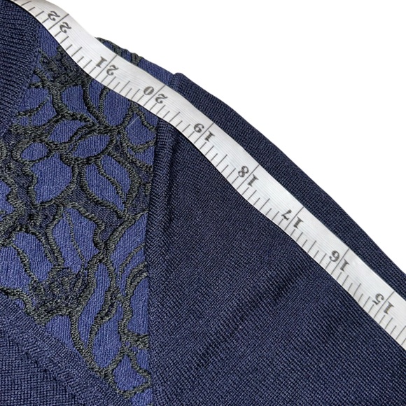 J Crew Navy Blue 100% Merino Wool Livhtweight Crewneck Sweater Lace Size Small - Picture 6 of 7